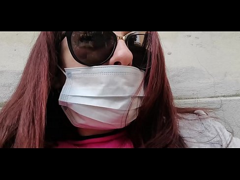 ❤️ Nicoletta报复她的邻居，在他的车库里撒尿（特别Covid19意大利检疫局） Porno fb